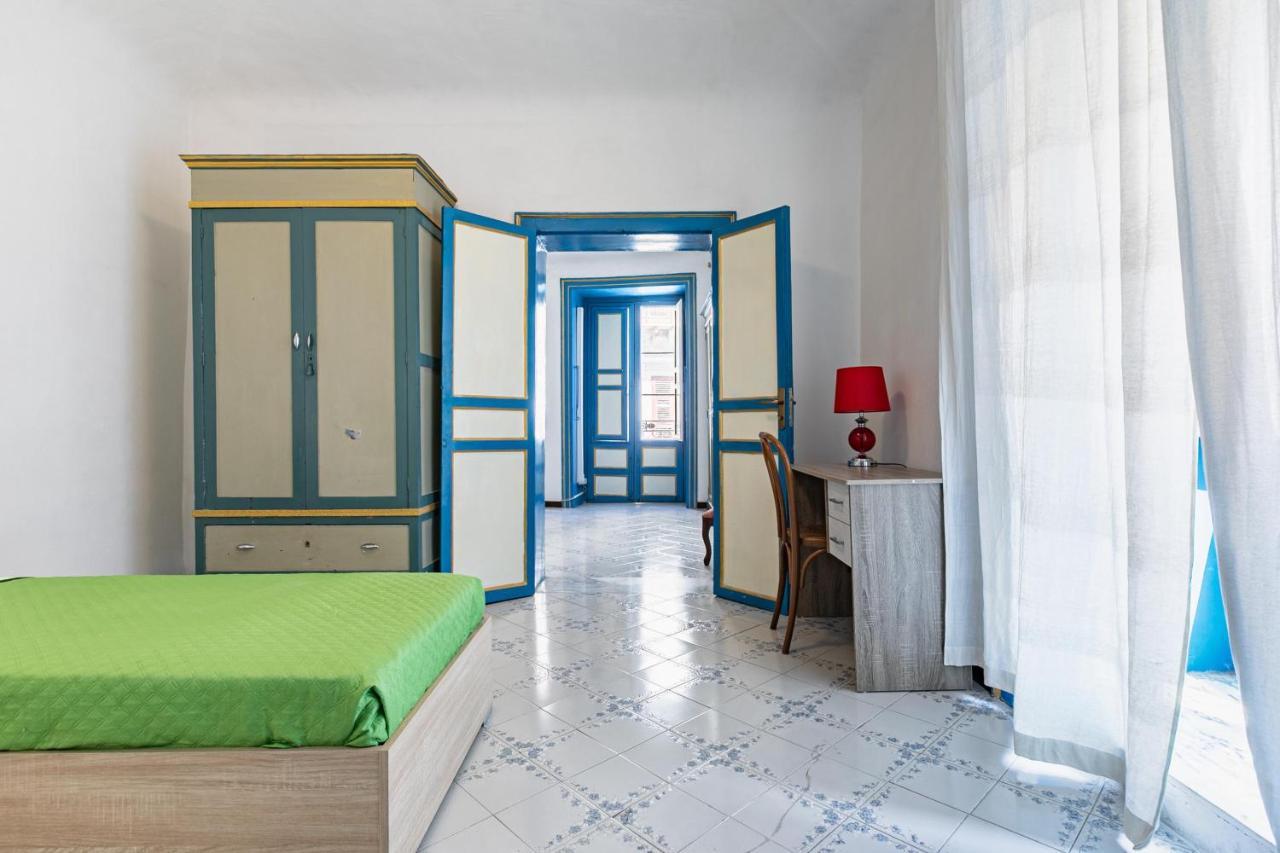 פלרמו Piazza Pretoria & Quattro Canti Roomy Flats With Balconies מראה חיצוני תמונה