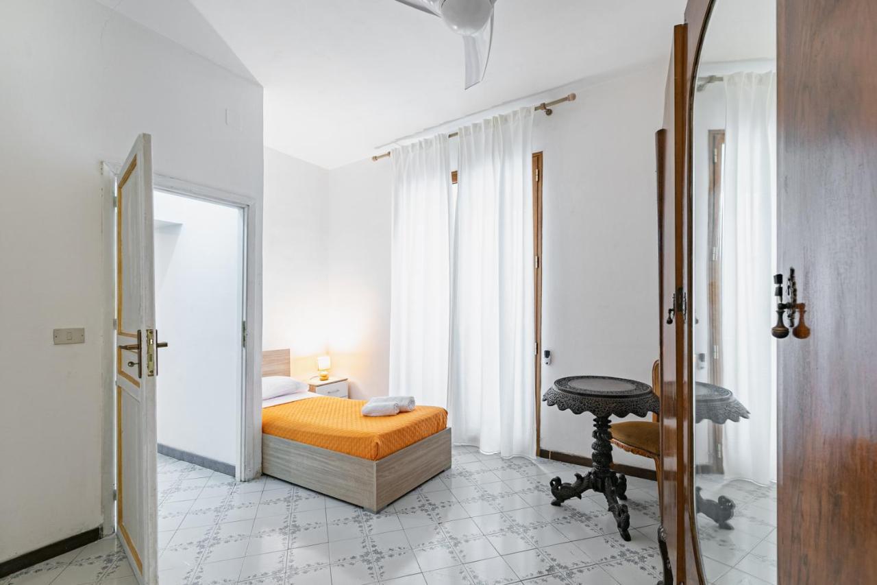 פלרמו Piazza Pretoria & Quattro Canti Roomy Flats With Balconies מראה חיצוני תמונה